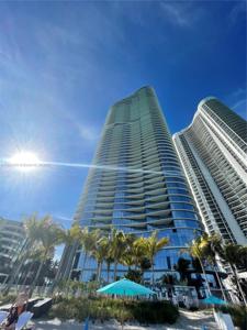 15701 Collins Ave