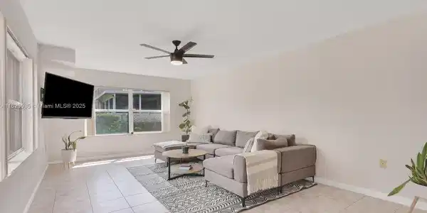 3293 SW Sunset Trace Cir