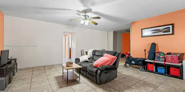 11930 NE 19 DR