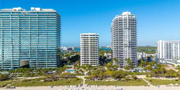 10205 Collins Ave