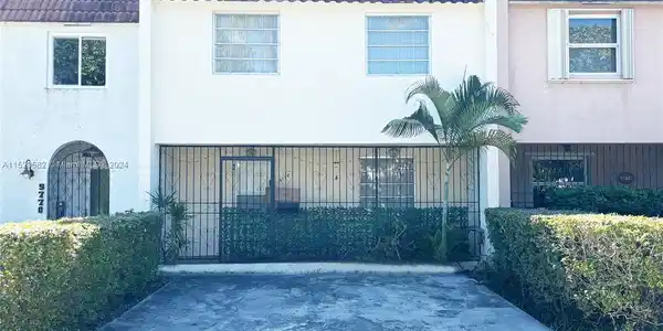 5772 SW 74th Ter