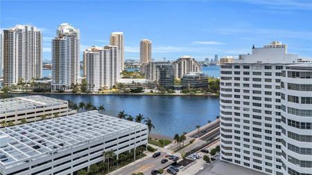 950 Brickell Bay Dr