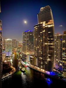 475 Brickell Ave