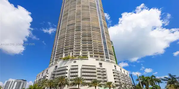 1750 N Bayshore Dr
