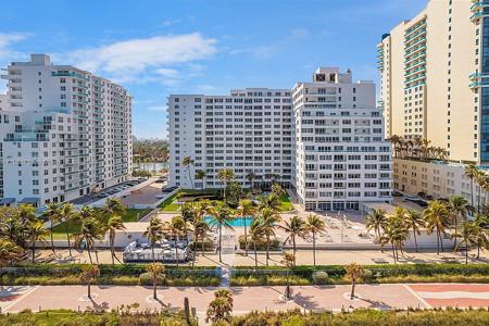 5005 Collins Ave