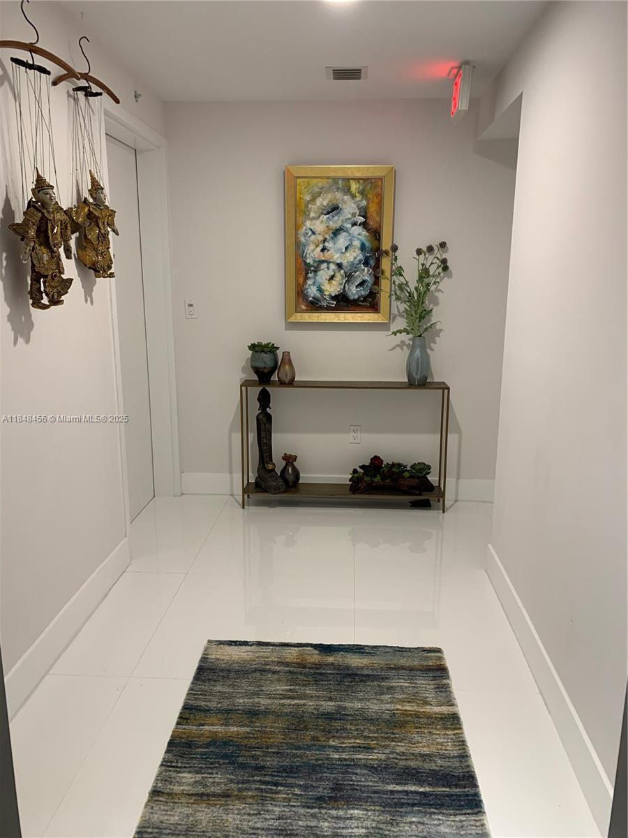 Image 2: Spacious Private Foyer