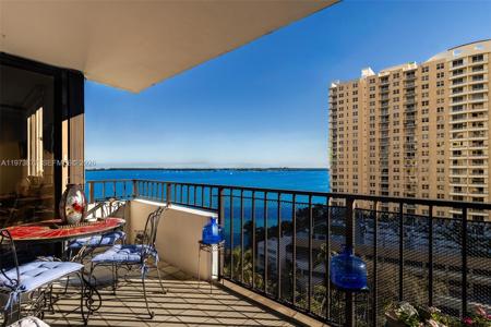520 Brickell Key Dr