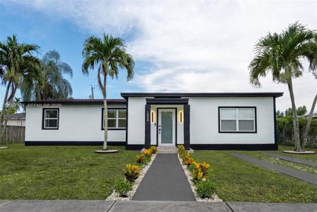1550 NE 9th Ct