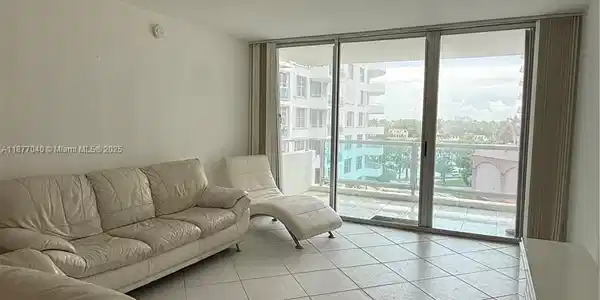 5161 Collins Ave
