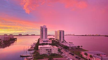 7910 Harbor Island Dr