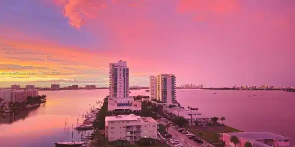 7910 Harbor Island Dr