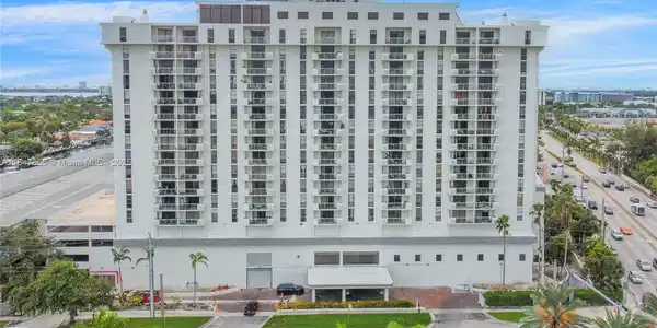 13499 Biscayne Blvd