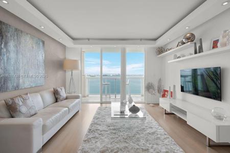 1625 Kennedy Cswy