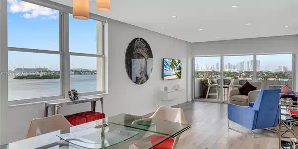 3 Island Ave