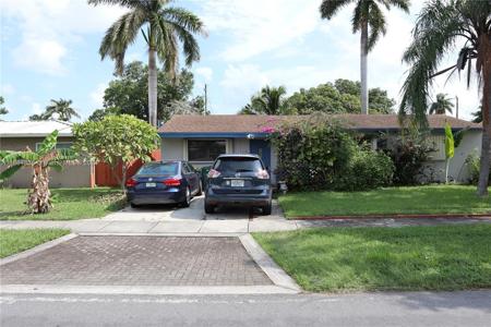 118 NE 1st Ct