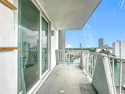 7133 Bay Dr