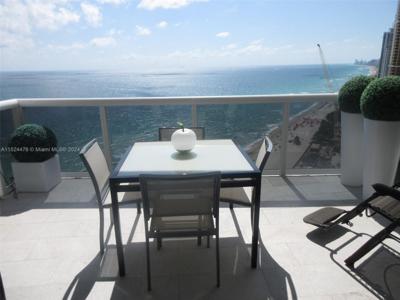 18101 Collins Ave