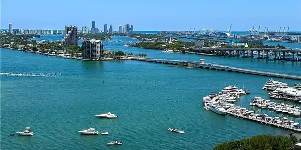 1800 N Bayshore Dr