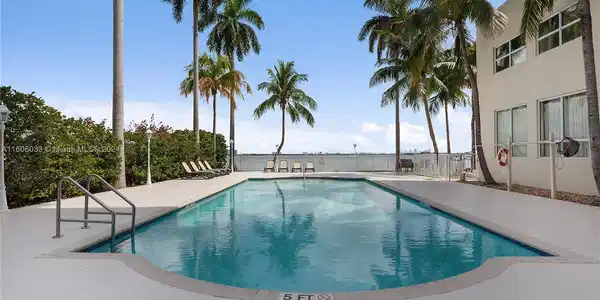 1625 Kennedy Cswy