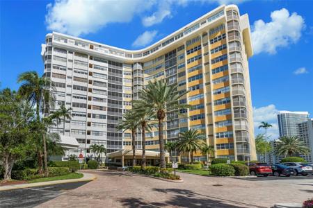 100 Golden Isles Dr