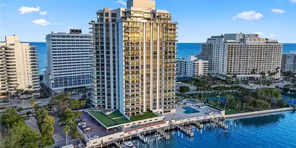 5500 Collins Ave