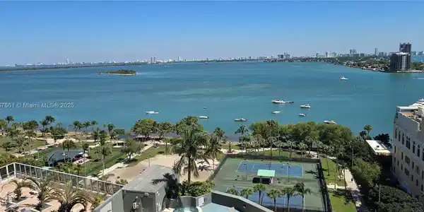 1750 N Bayshore Dr