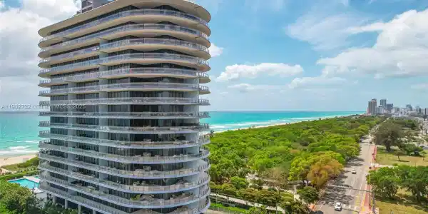 8701 Collins Ave