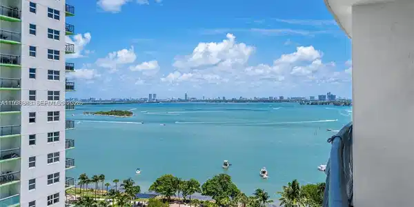 1750 N Bayshore Dr