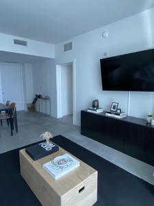 951 Brickell Ave