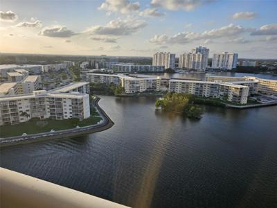 1000 W Island Blvd