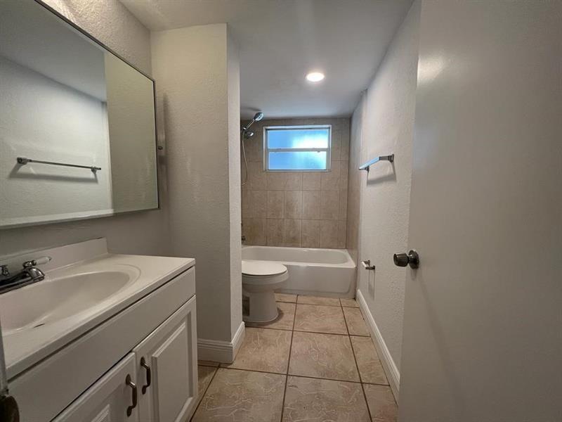 Image 4: Photo 4