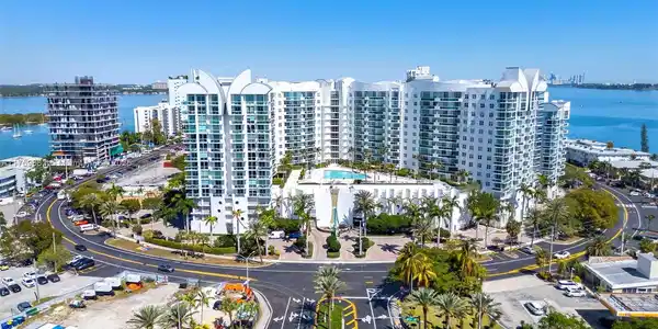 7910 Harbor Island Dr