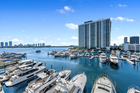 17301 Biscayne Blvd