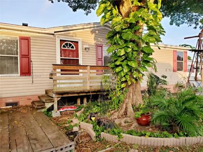 220 NE 12th Ave LOT 210