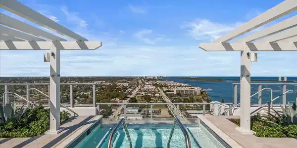 220 Lake Shore