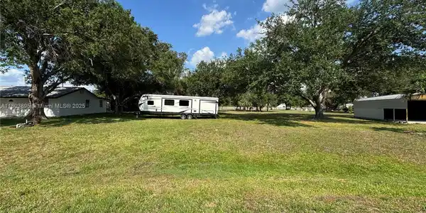 398 Hazel Cir