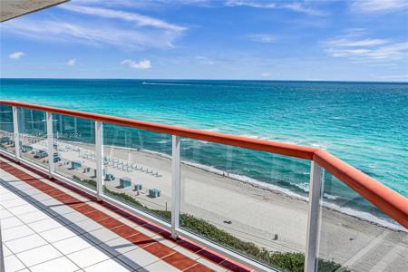 6767 Collins Ave
