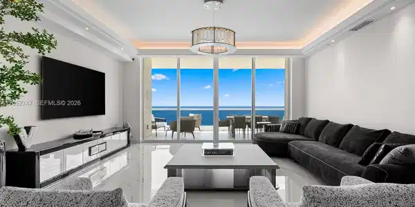 16047 Collins Ave