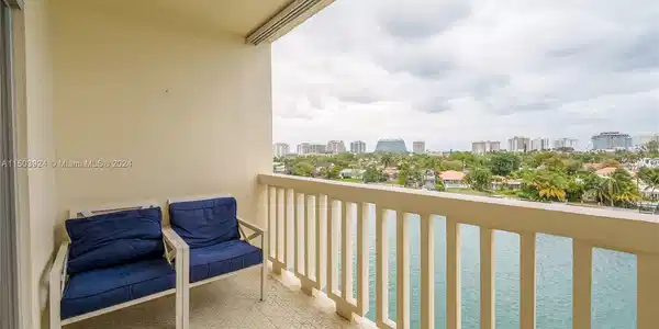 9111 E Bay Harbor Dr