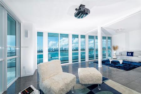 520 West Ave