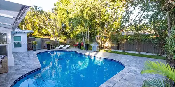 744 NE 16th Ave