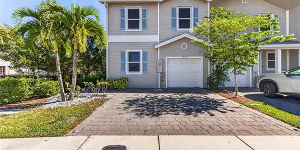 1707 SE 9th Ter