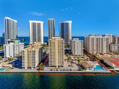 1833 S Ocean Dr