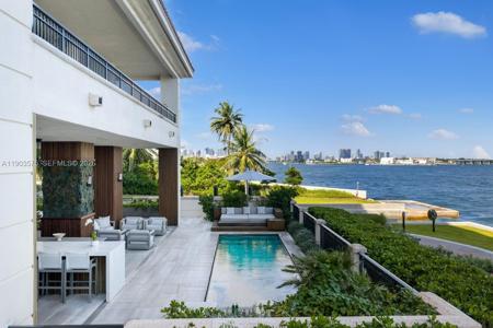 6800 Fisher Island Dr