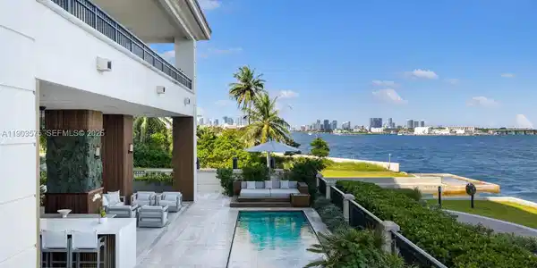 6800 Fisher Island Dr