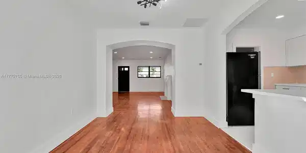 9173 Byron Ave