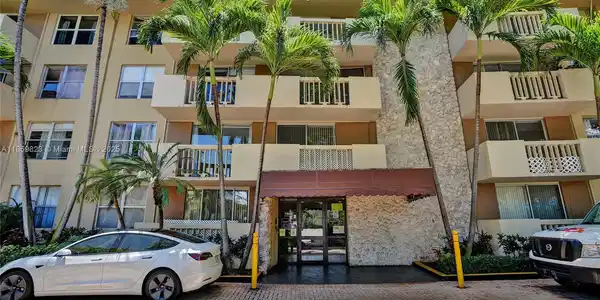 1800 Sans Souci Blvd