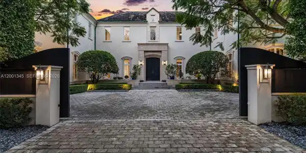 9741 W Suburban Dr