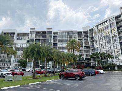 800 Parkview Dr