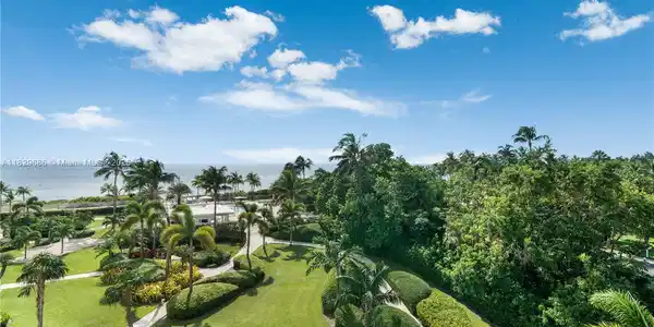 609 Ocean Dr